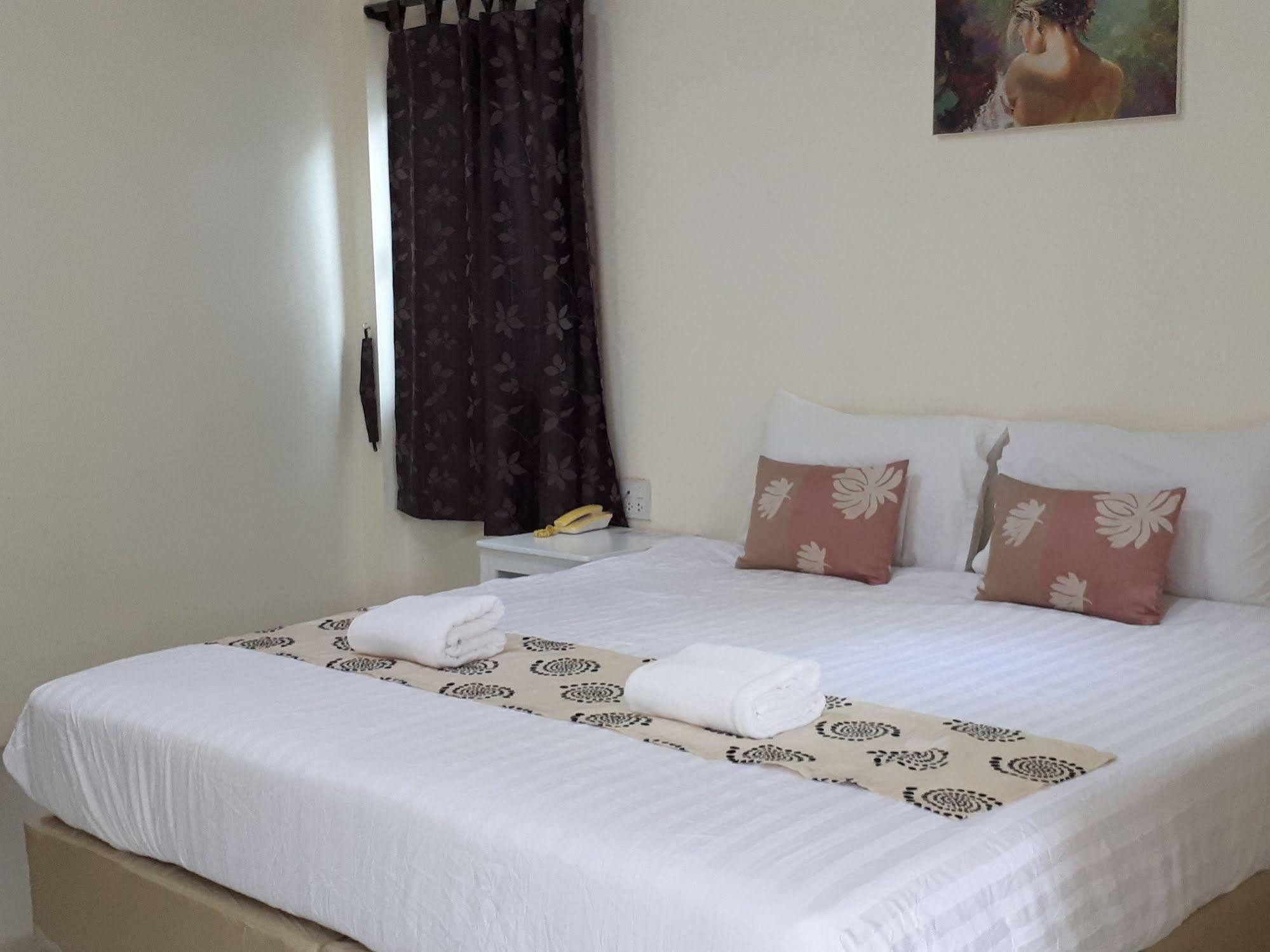 Lake Scene Resort Ratchaburi Exterior photo